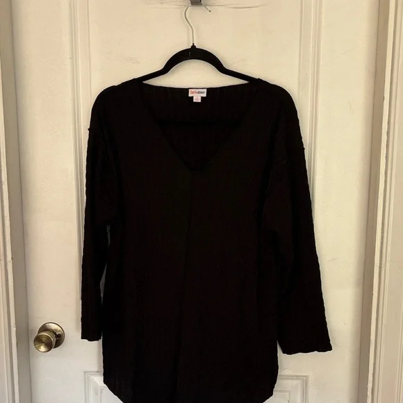 LuLaRoe Textured black oversized v neck tunic - Picture 1 of 3